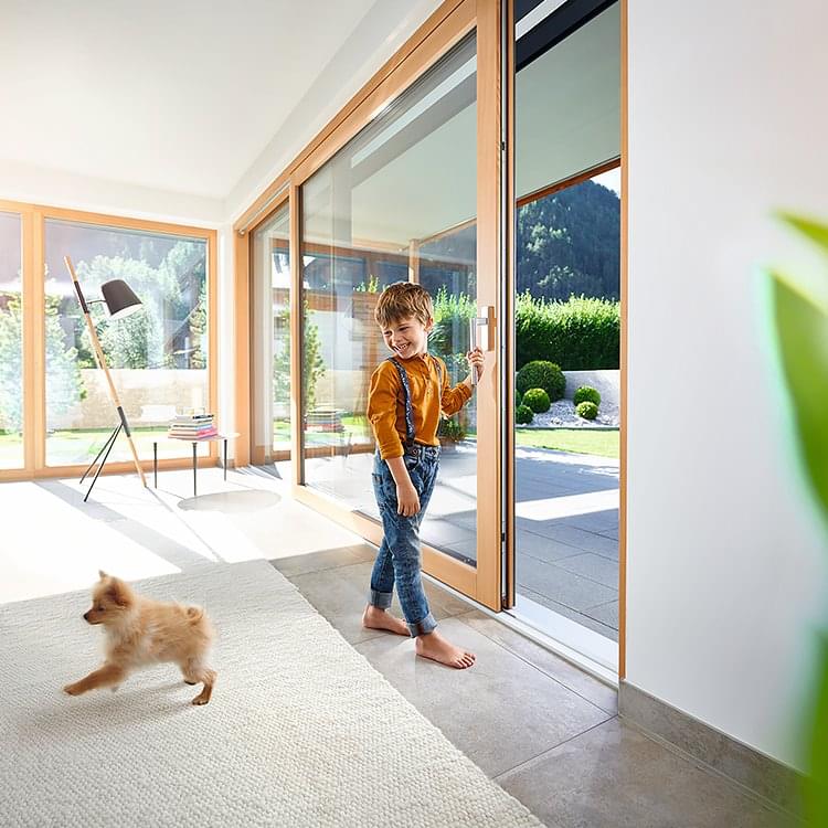 Ergonomie baie soulevante-coulissante bois-alu IDEALU