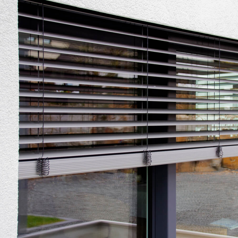 Focus brise-soleil orientable intégré premium