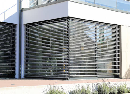 lames électriques de brise-soleil orientable