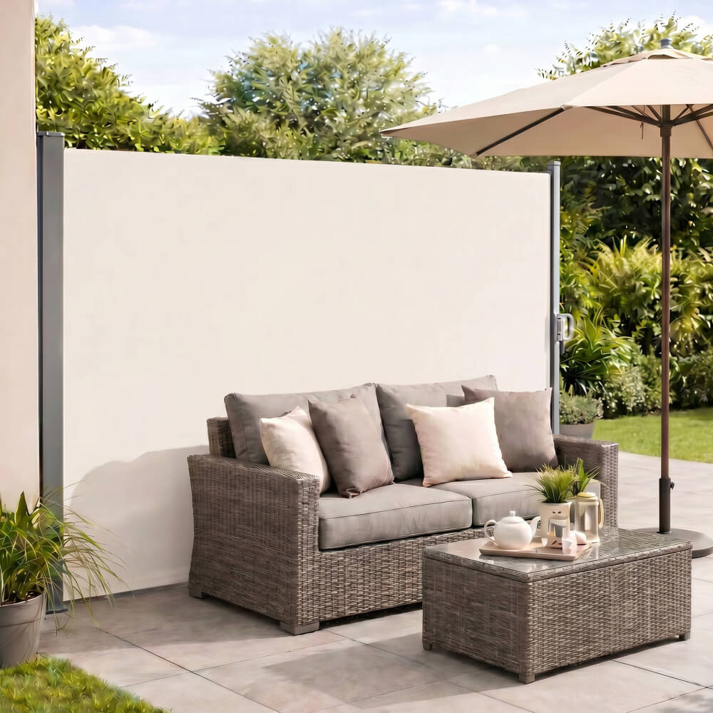 Brise-vue-rétractable beige pour terasse