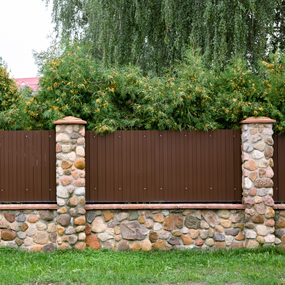 Clôture imitation bois foncée installation Clôture imitation bois foncée installation