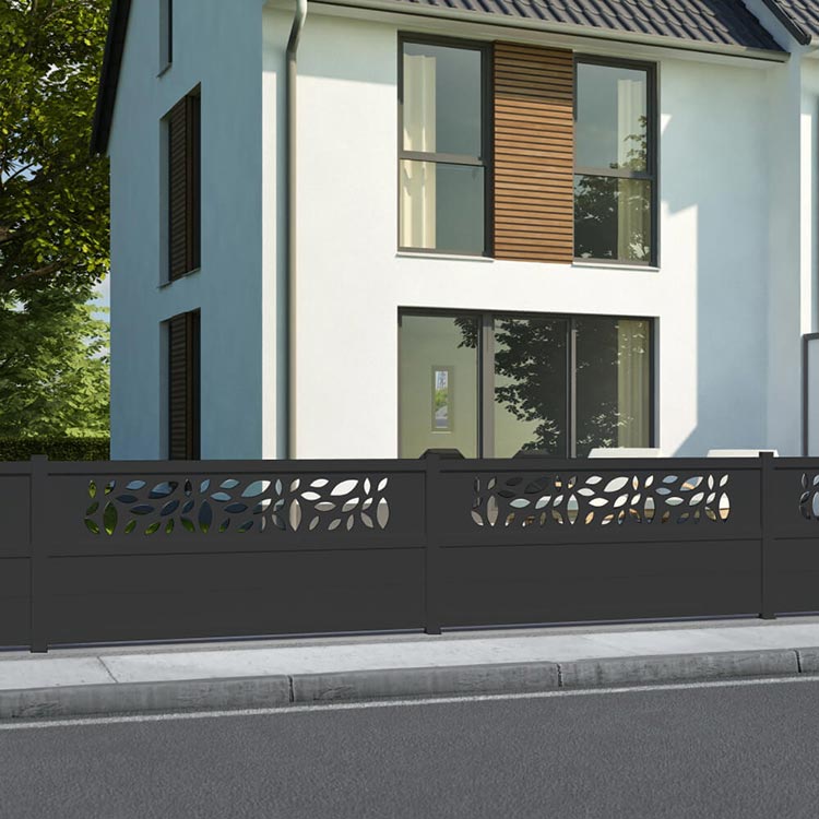 Clôture noire installation