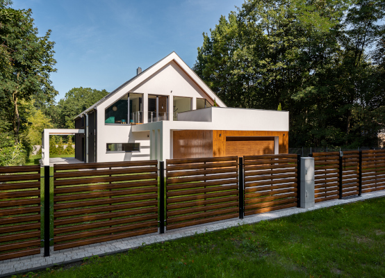 Clôture imitation bois