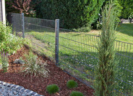 Clôture panneaux rigides en escalier Clôture panneaux rigides en escalier