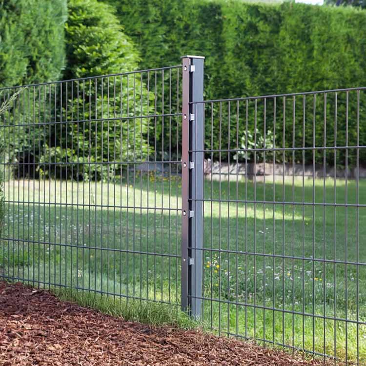 Panneaux de grillage rigide en pente