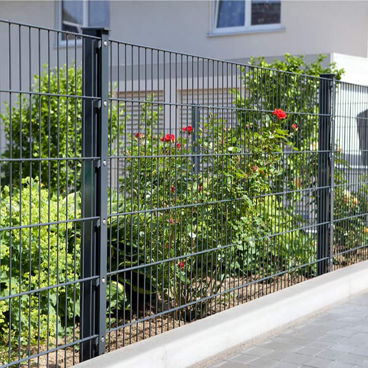 Poteaux avec couvre-joints