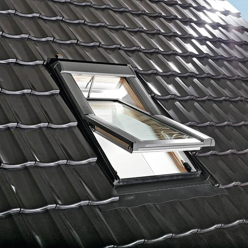 Fenêtre de toit Roto R6 ouverture par rotation vue extérieure