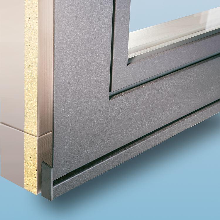 Fenêtre bois-alu ECO Plano avec profilé de connexion en pierre