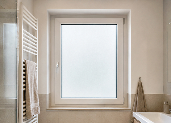 Fenêtre PVC WinDowSys avec vitrage dépoli