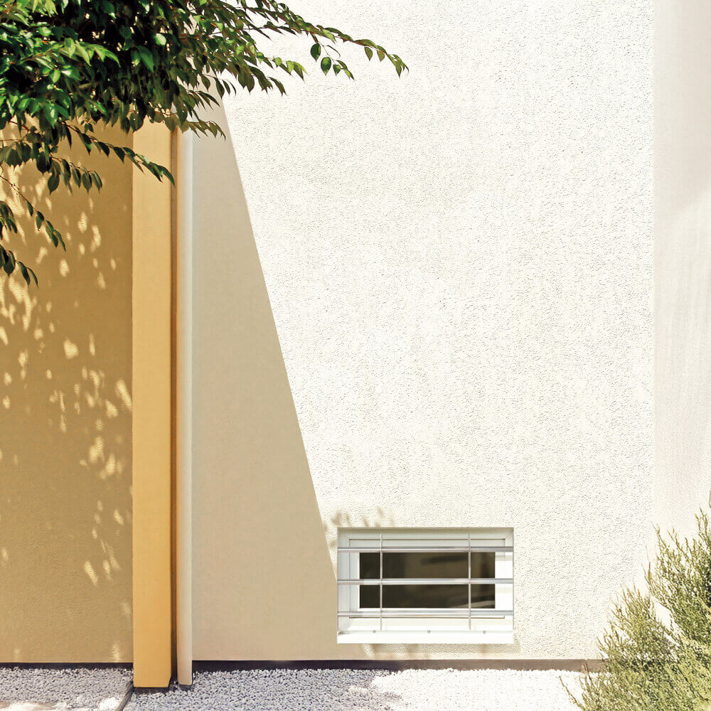 Grille de défense 700 x 450 mm sur façade