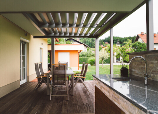 pergola adossée bioclimatique