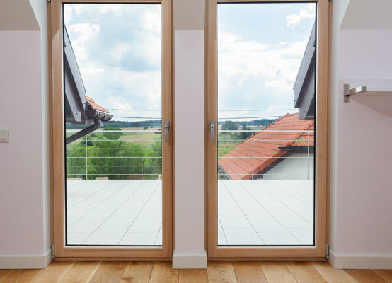 porte-fenêtre avec triple vitrage