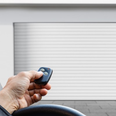 Porte de garage enroulable electrique