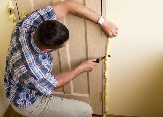 Installation de porte d'entrée