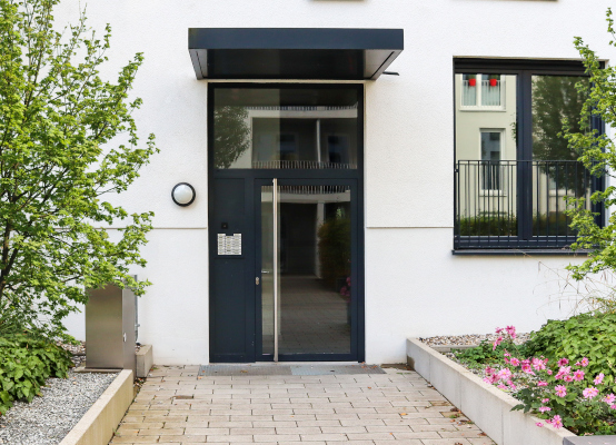 porte d'entrée en pvc et verre