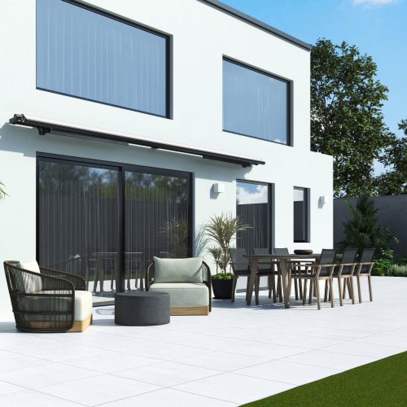 Terrasse avec store banne fermé
