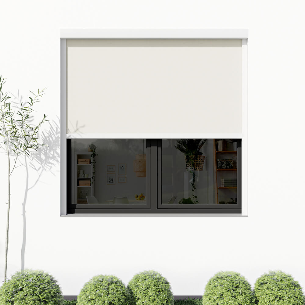 store enrouleur extérieur blanc sur façade 