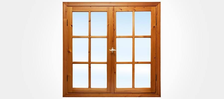 Fenêtre en bois à double vitrage et petits carreaux