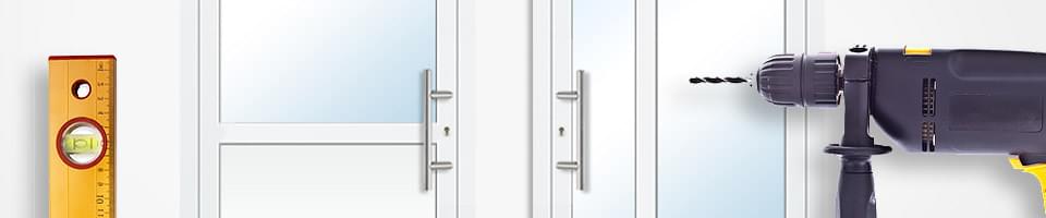 Outils de montage pour une porte de service